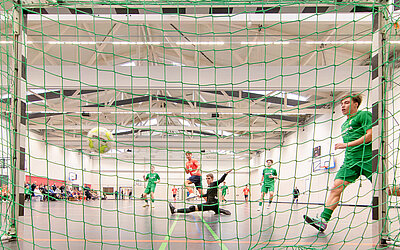 Im Finale der B-Junioren gewann der SC Borea Dresden knapp mit 1:0 gegen die BSG Chemie Leipzig. In der Gruppenphase trennten sich beide Mannschaften noch 0:0. © Ullrich Gräfenhain  