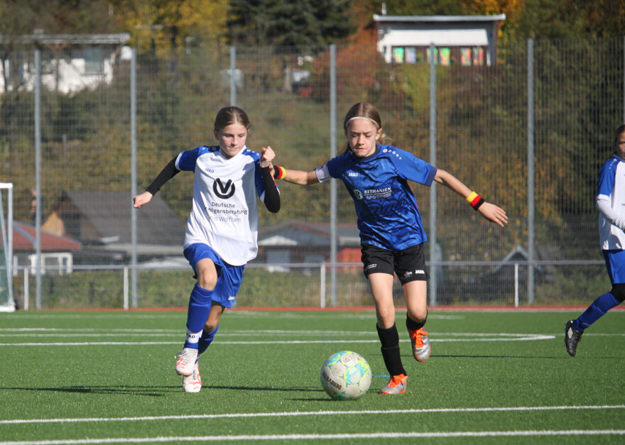 Der D-Juniorinnen Spielbetrieb ist in der zweiten Saison und die Mädchen sind im Aufschwung. © Diana Kahrig